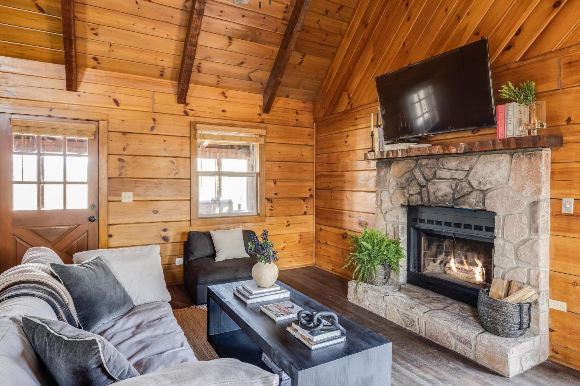 Dudley III By Avantstay Cosy Mountain Home W Hot Tub Great Views ピジョンフォージ エクステリア 写真